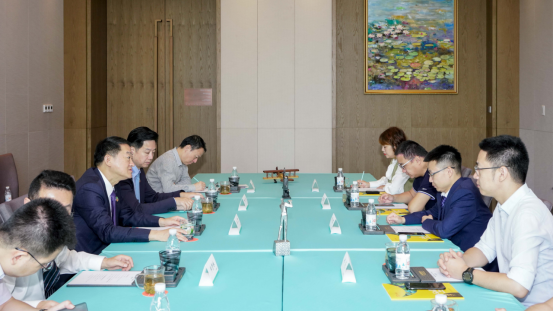 省尊龙凯时集团党委书记、董事长任丁与腾讯“王者荣耀”CTO邓君、腾讯大成网总裁郑亮座谈交流